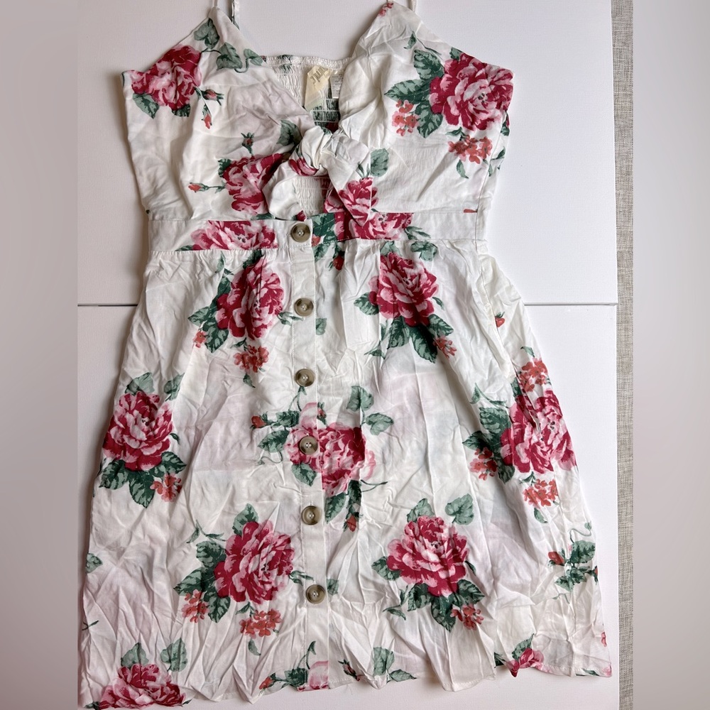 Floral Button down with tie detail and adjustable straps